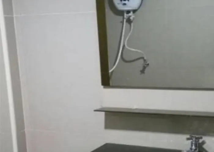 Pearl Serviced Hotel 2*